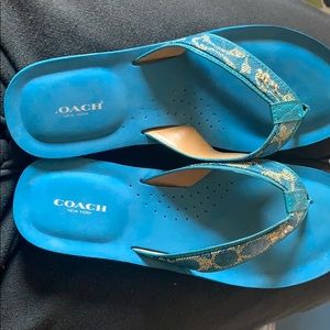 Coach Flipflops💙